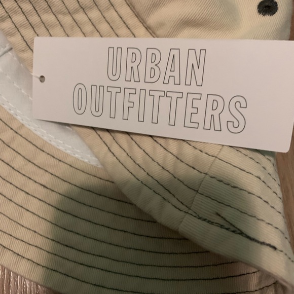 Urban Outfitters Beige Utility Bucket Hat - Picture 4 of 4